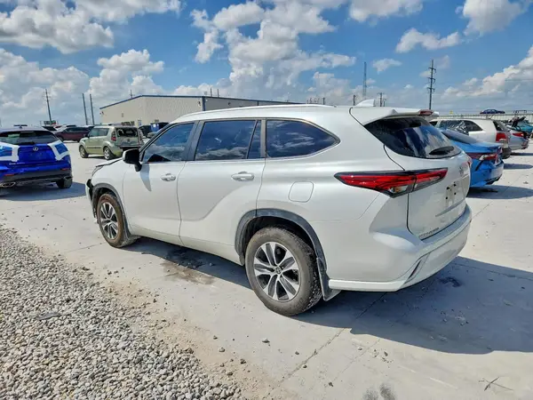 5TDKDRAH8PS028898 2023 TOYOTA HIGHLANDER - Image 2