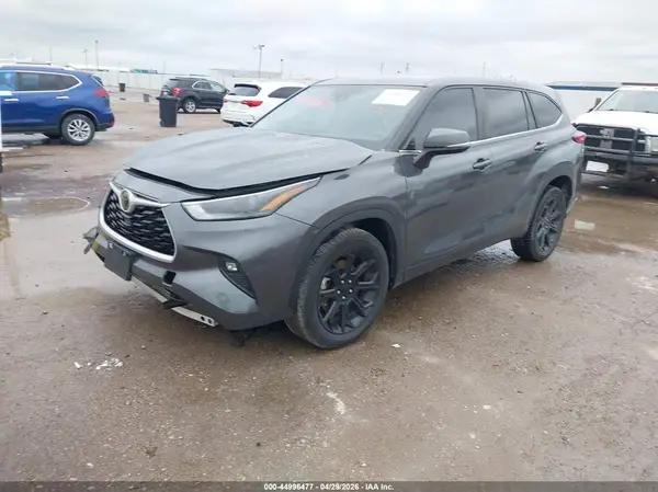 5TDKDRAH8PS029341 2023 TOYOTA HIGHLANDER - Image 2