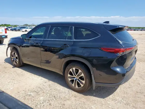 5TDKDRAH8PS030540 2023 TOYOTA HIGHLANDER - Image 2