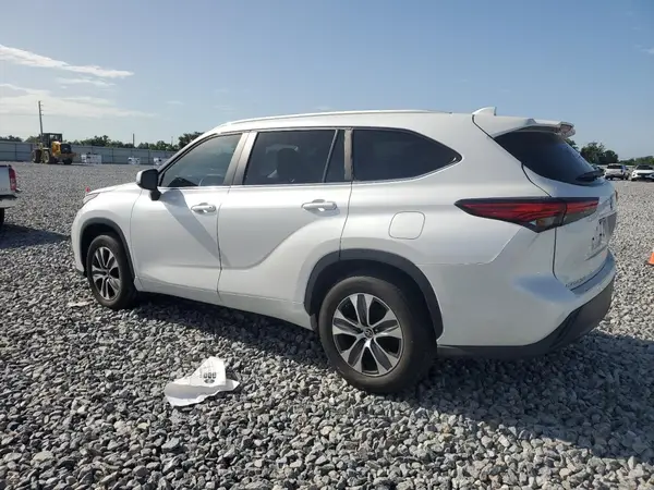 5TDKDRAH8PS033230 2023 TOYOTA HIGHLANDER - Image 2