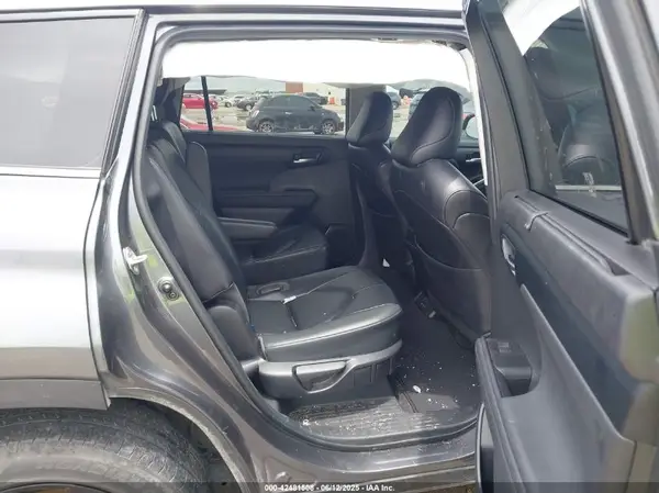 5TDKDRAH8PS034684 2023 TOYOTA HIGHLANDER - Image 8
