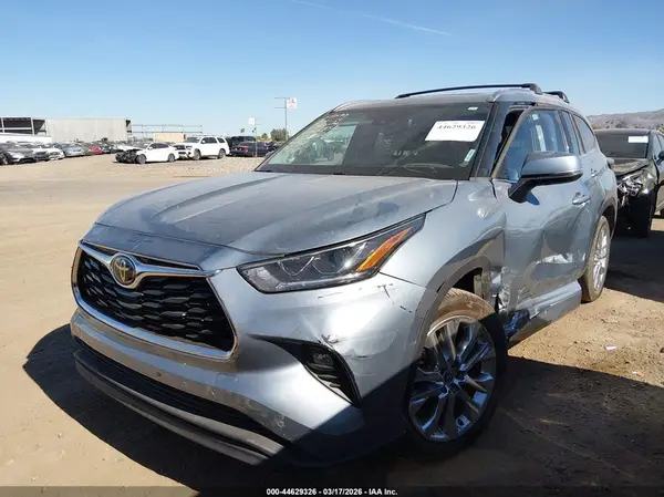 5TDKDRAH8PS036953 2023 TOYOTA HIGHLANDER - Image 2