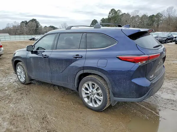 5TDKDRAH8PS039531 2023 TOYOTA HIGHLANDER - Image 2