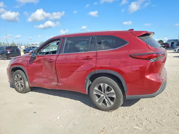 5TDKDRAH8PS039870 2023 TOYOTA HIGHLANDER - Image 2