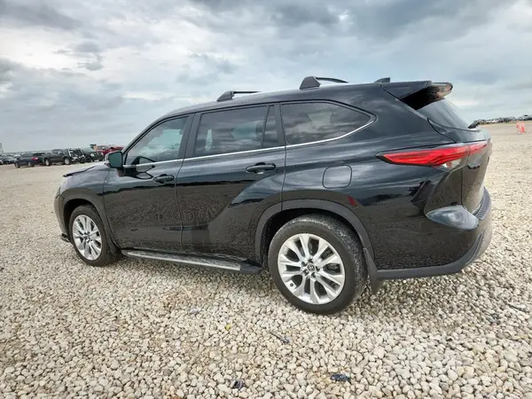 5TDKDRAH8PS041358 2023 TOYOTA HIGHLANDER - Image 2