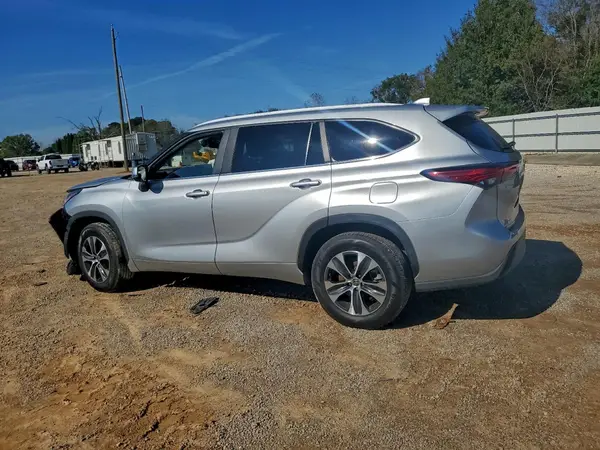 5TDKDRAH8PS046995 2023 TOYOTA HIGHLANDER - Image 2
