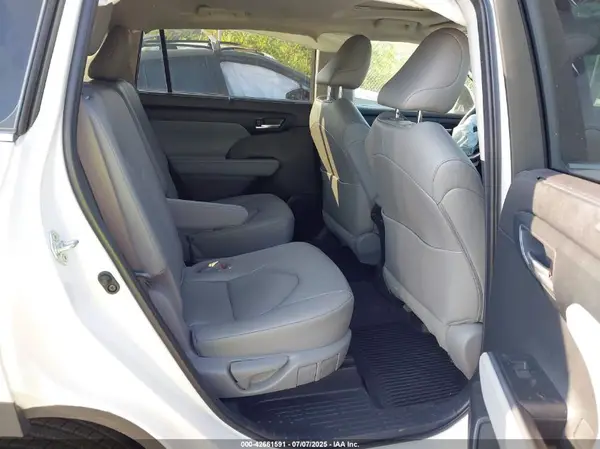5TDKDRAH8PS047628 2023 TOYOTA HIGHLANDER - Image 8