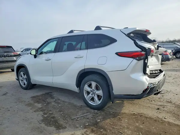 5TDKDRAH8PS502686 2023 TOYOTA HIGHLANDER - Image 2