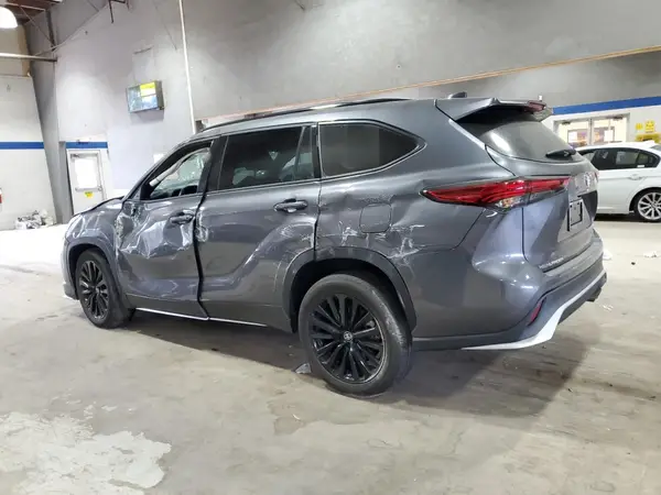 5TDKDRAH8PS508441 2023 TOYOTA HIGHLANDER - Image 2
