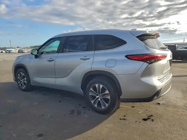 5TDKDRAH8PS511081 2023 TOYOTA HIGHLANDER - Image 2