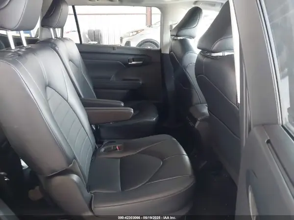 5TDKDRAH8PS511517 2023 TOYOTA HIGHLANDER - Image 8