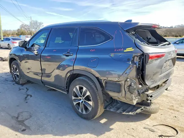 5TDKDRAH8PS512957 2023 TOYOTA HIGHLANDER - Image 2