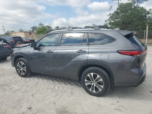5TDKDRAH8PS517012 2023 TOYOTA HIGHLANDER - Image 2