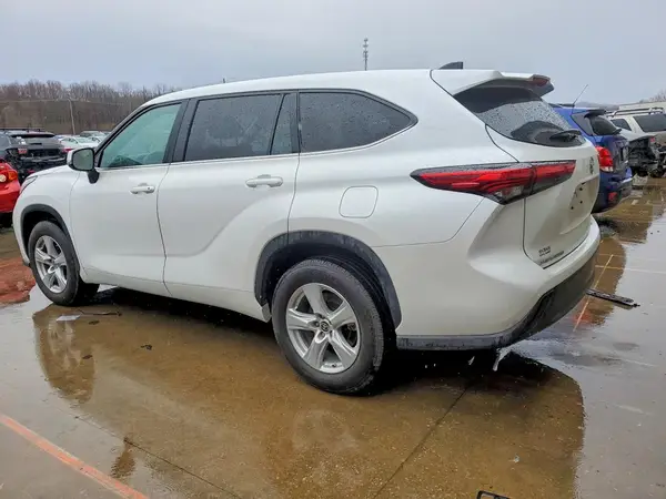 5TDKDRAH8PS523859 2023 TOYOTA HIGHLANDER - Image 2