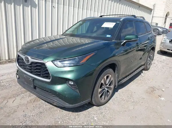 5TDKDRAH8RS529163 2024 TOYOTA HIGHLANDER - Image 2