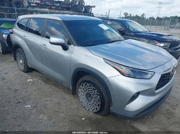 5TDKDRAH8RS531186 2024 TOYOTA HIGHLANDER - Image 1