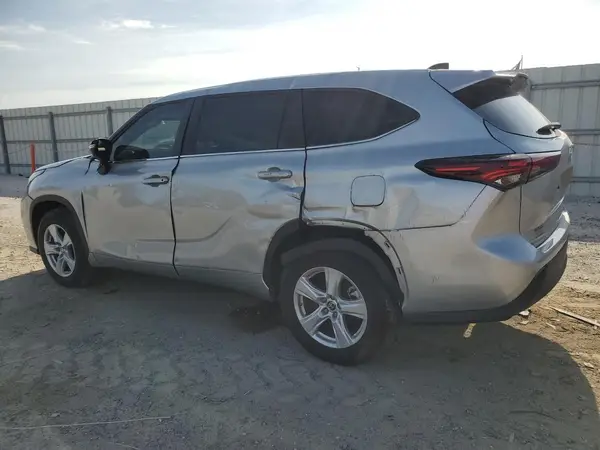 5TDKDRAH8RS532970 2024 TOYOTA HIGHLANDER - Image 2