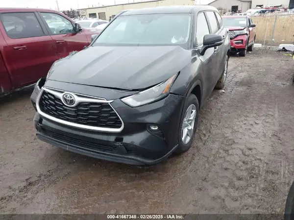 5TDKDRAH8RS533245 2024 TOYOTA HIGHLANDER - Image 2