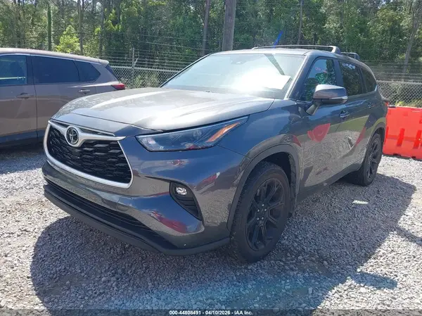 5TDKDRAH8RS536162 2024 TOYOTA HIGHLANDER - Image 2