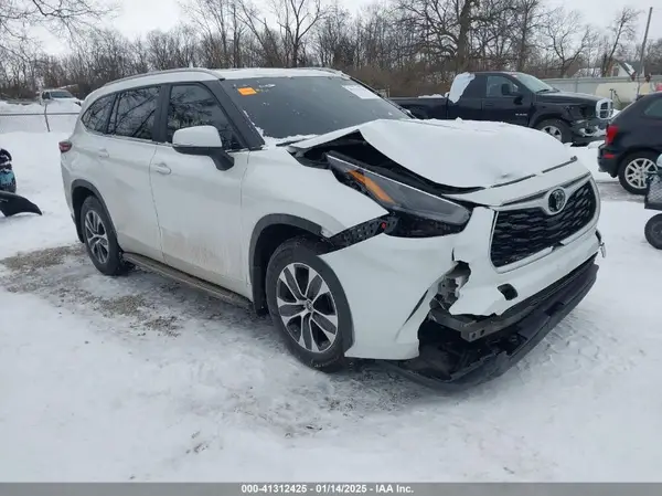 5TDKDRAH8RS537537 2024 TOYOTA HIGHLANDER - Image 1