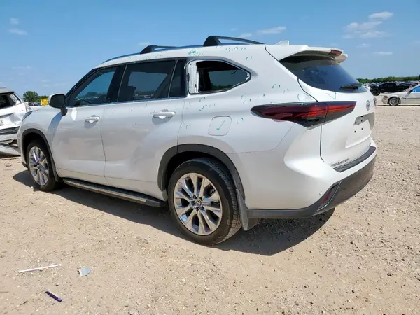 5TDKDRAH8RS546173 2024 TOYOTA HIGHLANDER - Image 2