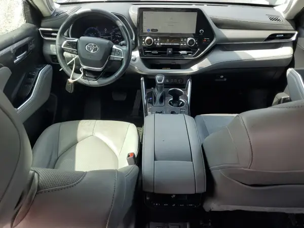 5TDKDRAH9PS001466 2023 TOYOTA HIGHLANDER - Image 8