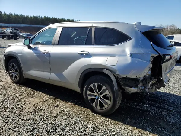 5TDKDRAH9PS014119 2023 TOYOTA HIGHLANDER - Image 2