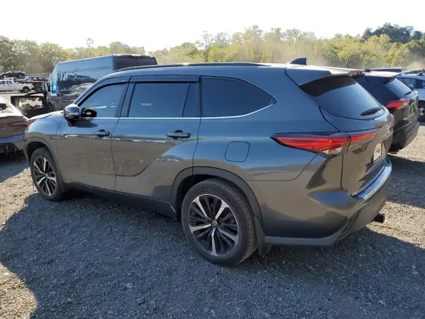 5TDKDRAH9PS022284 2023 TOYOTA HIGHLANDER - Image 2