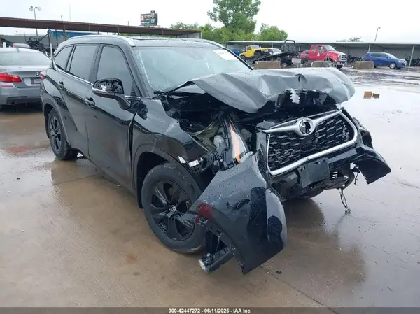 5TDKDRAH9PS022978 2023 TOYOTA HIGHLANDER - Image 1