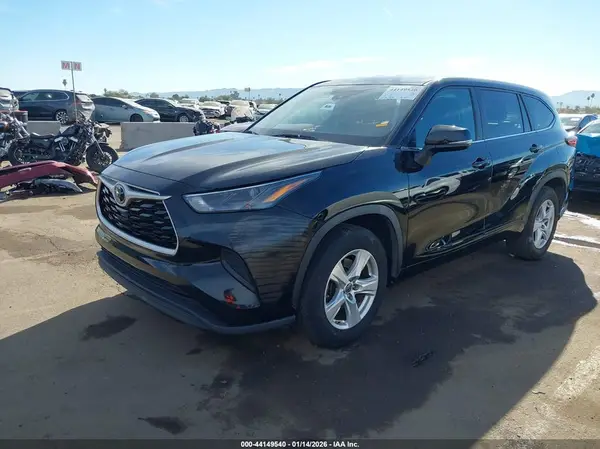5TDKDRAH9PS025959 2023 TOYOTA HIGHLANDER - Image 2