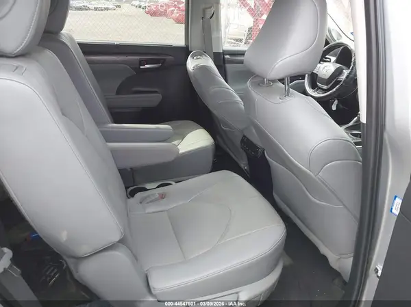 5TDKDRAH9PS032541 2023 TOYOTA HIGHLANDER - Image 8