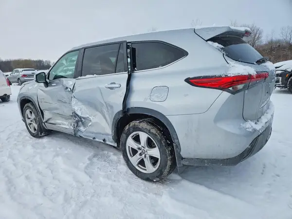 5TDKDRAH9PS036931 2023 TOYOTA HIGHLANDER - Image 2