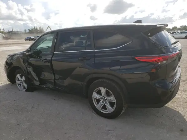 5TDKDRAH9PS038176 2023 TOYOTA HIGHLANDER - Image 2