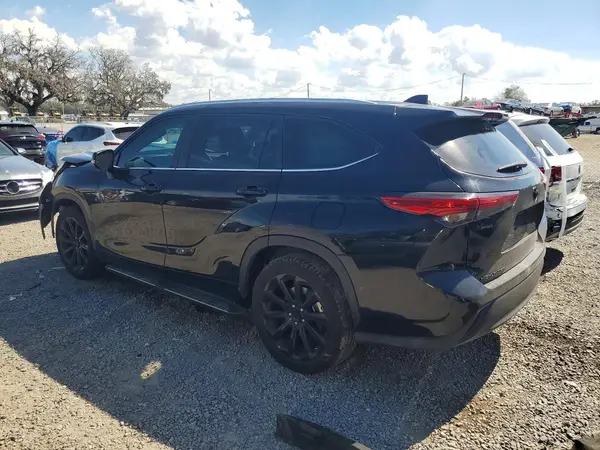 5TDKDRAH9PS039425 2023 TOYOTA HIGHLANDER - Image 2