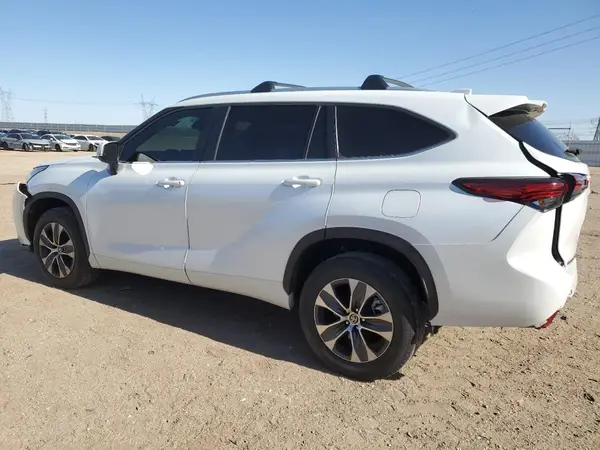 5TDKDRAH9PS041904 2023 TOYOTA HIGHLANDER - Image 2