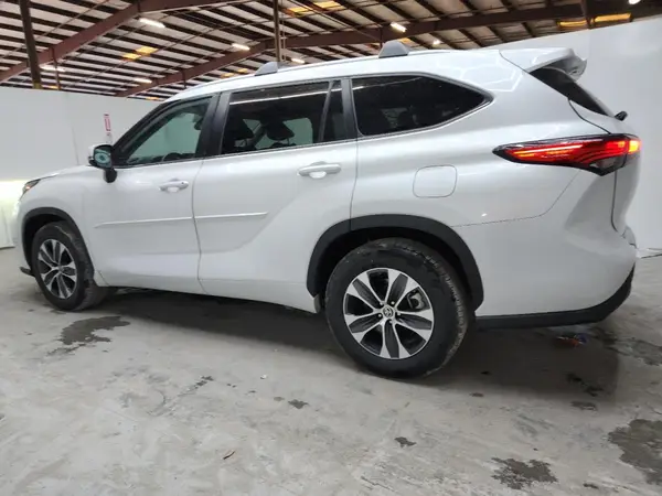 5TDKDRAH9PS044849 2023 TOYOTA HIGHLANDER - Image 2