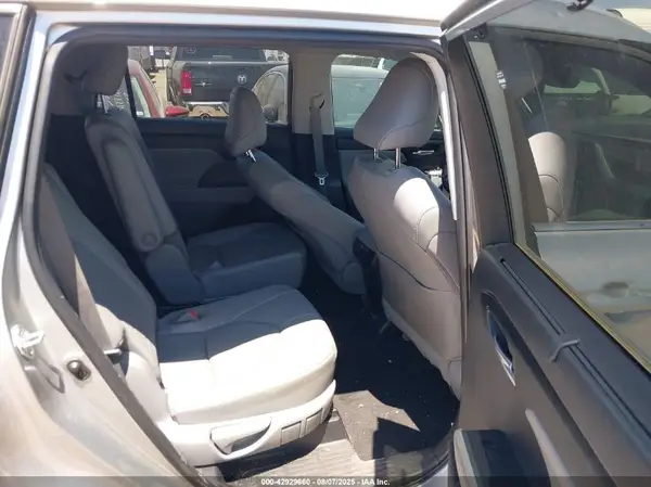 5TDKDRAH9PS049436 2023 TOYOTA HIGHLANDER - Image 8