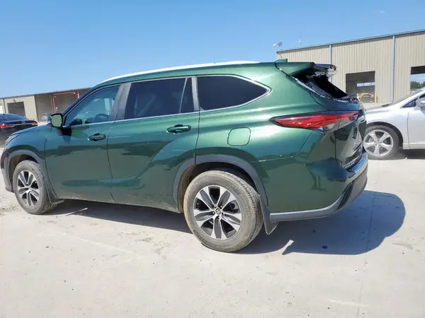 5TDKDRAH9PS500851 2023 TOYOTA HIGHLANDER - Image 2
