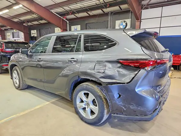 5TDKDRAH9PS505158 2023 TOYOTA HIGHLANDER - Image 2
