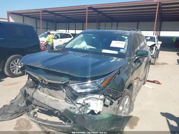 5TDKDRAH9PS508061 2023 TOYOTA HIGHLANDER - Image 2