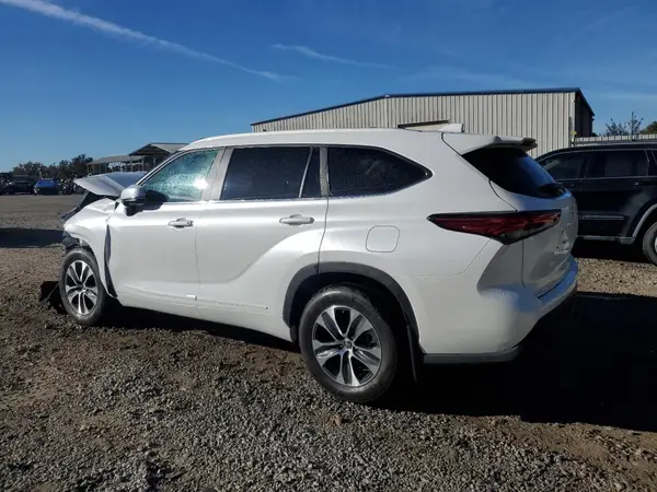 5TDKDRAH9PS518122 2023 TOYOTA HIGHLANDER - Image 2
