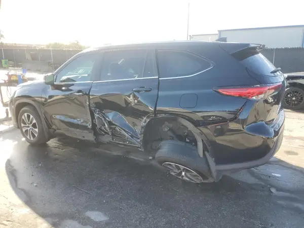5TDKDRAH9PS523997 2023 TOYOTA HIGHLANDER - Image 2