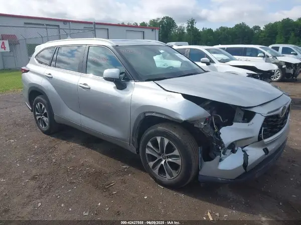 5TDKDRAH9RS050136 2024 TOYOTA HIGHLANDER - Image 1