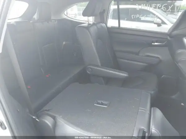 5TDKDRAH9RS050136 2024 TOYOTA HIGHLANDER - Image 8