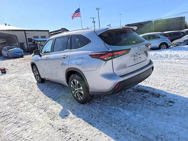 5TDKDRAH9RS529060 2024 TOYOTA HIGHLANDER - Image 2