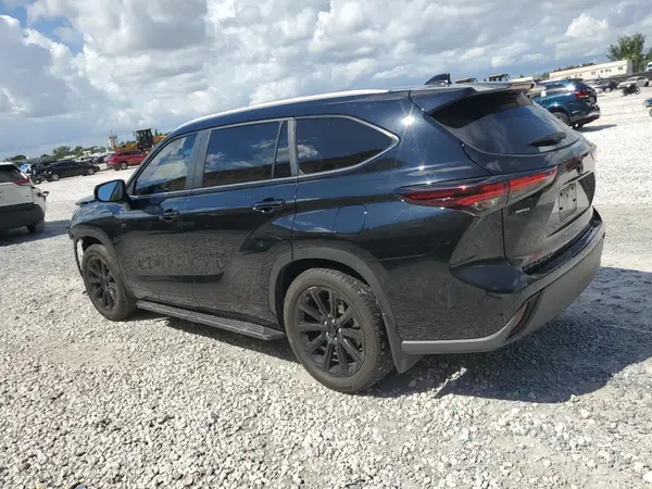 5TDKDRAH9RS540222 2024 TOYOTA HIGHLANDER - Image 2