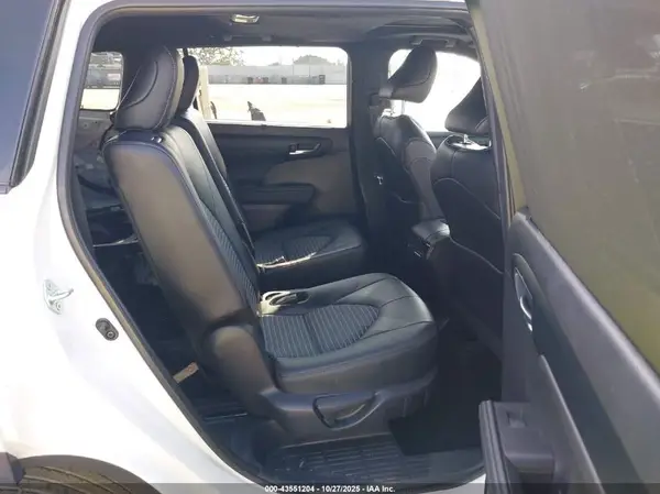 5TDKDRAH9RS542102 2024 TOYOTA HIGHLANDER - Image 8