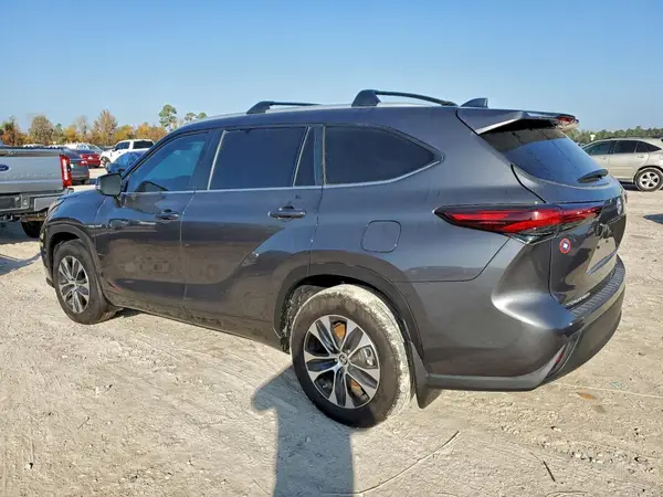 5TDKDRAH9RS543590 2024 TOYOTA HIGHLANDER - Image 2