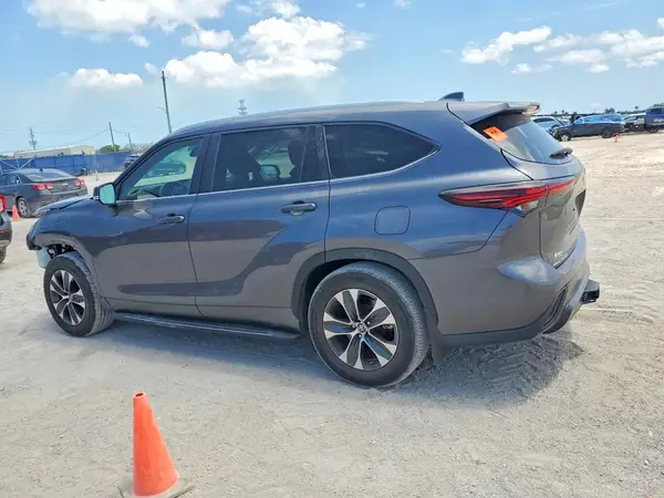 5TDKDRAH9RS548658 2024 TOYOTA HIGHLANDER - Image 2