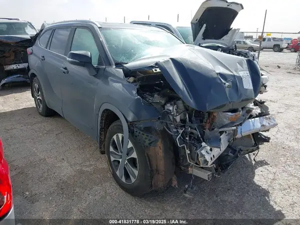 5TDKDRAHXPS001167 2023 TOYOTA HIGHLANDER - Image 1